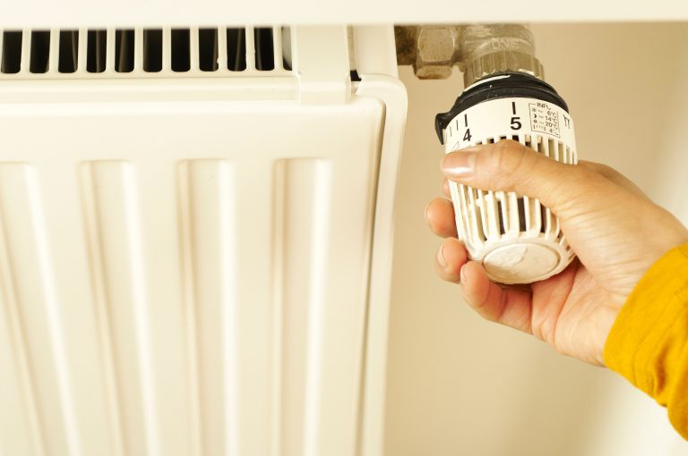 Comment purger un radiateur quand il chauffe mal ?