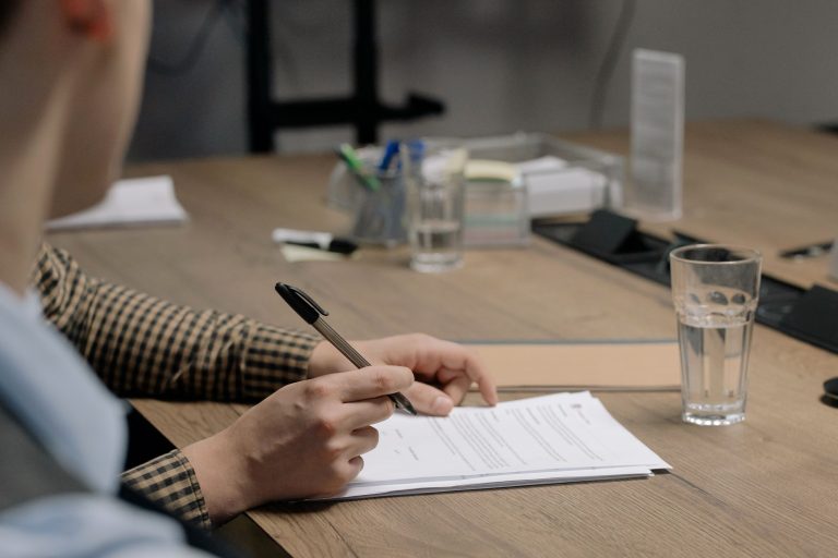 Licenciement économique : combien tu touches vraiment pendant un an ?