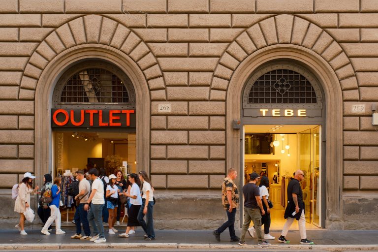 Que veut dire outlet, et les prix y sont vraiment moins chers ?